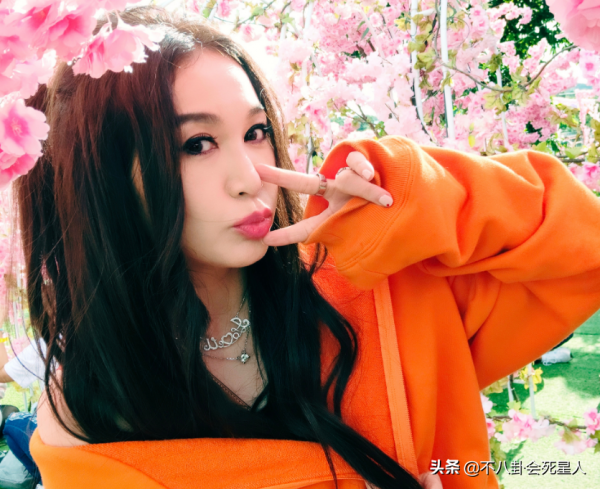 大齡女星扮嫩群像，精修是少女、生影象奶奶，優雅老去不好嗎？