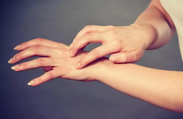 面板突然感覺瘙癢，卻不知道是啥原因？可能和胰腺有關，及時檢查