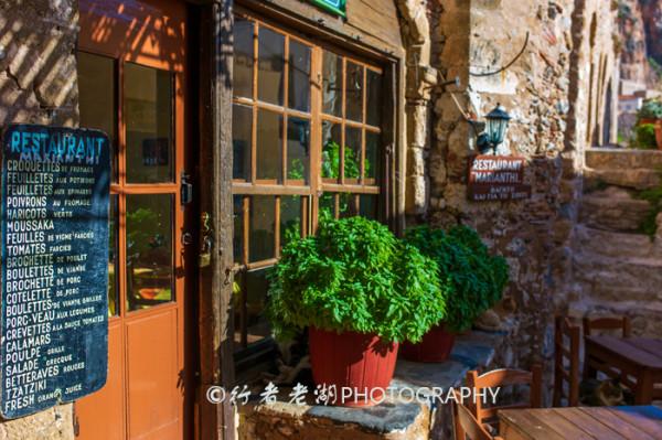 僅20人的小島，儲存著中世紀城堡，90%本地遊客是去拍婚紗度蜜月