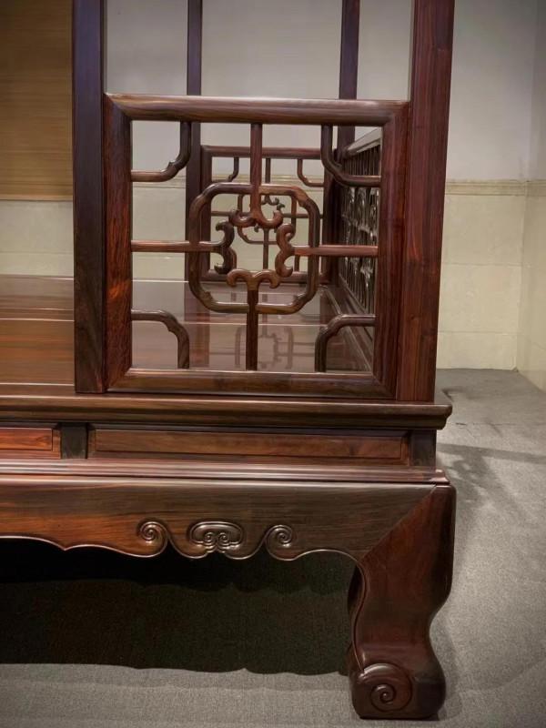 大紅酸枝架子床