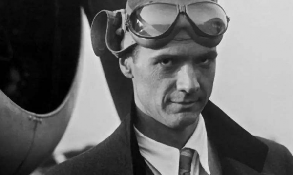 敗家子霍華德·休斯：父母雙亡後，任性揮霍二十年，成為世界首富