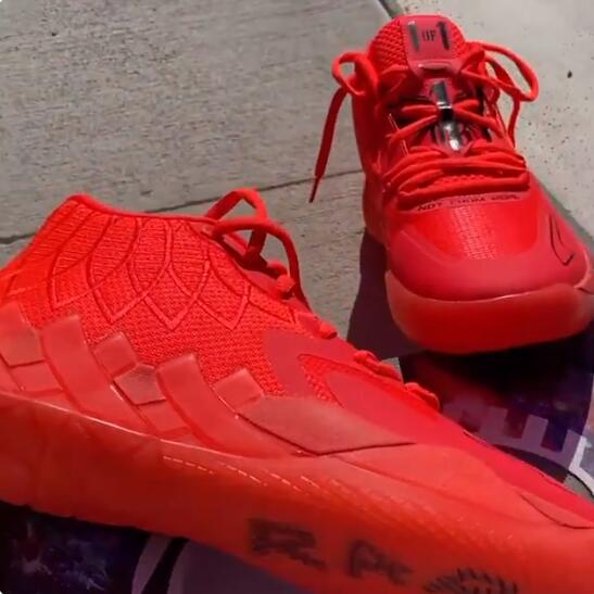 拉梅羅-鮑爾的首款簽名鞋，售價125美元