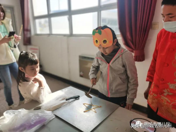 坐小火車穿行玉米地,和擎天柱合影~在北京寶藏民宿裡過萬聖節 坐小火車穿行玉米地,和擎天柱合影~在北京寶藏民宿裡過萬聖節