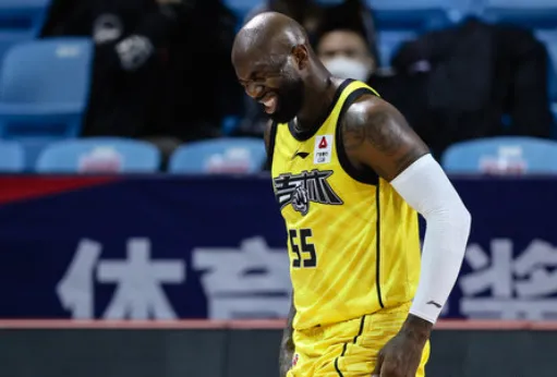 瓊斯釋出多條動態：錢是努力工作的動力，我渴望冠軍