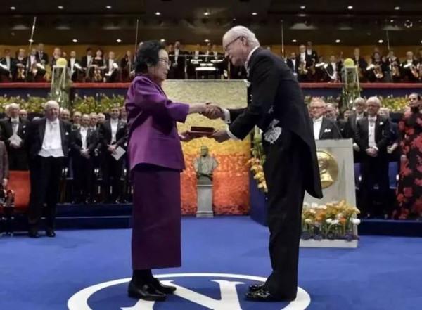 她是三無研究員,85歲卻獲得專業領域最高獎,屠呦呦憑的是什麼? 她是三無研究員,85歲卻獲得專業領域最高獎,屠呦呦憑的是什麼?