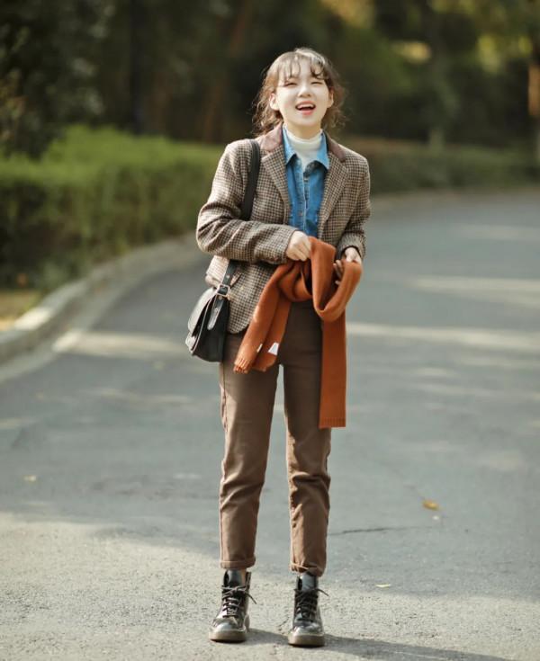 挑選不同版型的褲子,要注意哪些問題?這樣穿才能顯瘦顯腿長 挑選不同版型的褲子,要注意哪些問題?這樣穿才能顯瘦顯腿長