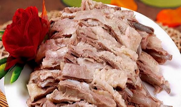 來新疆，大塊吃肉，手抓肉過癮