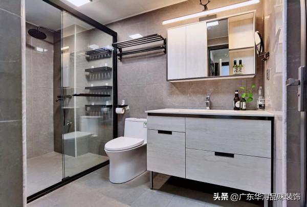 前衛的現代風格平層，多彩的客廳盡顯浪漫的氣質