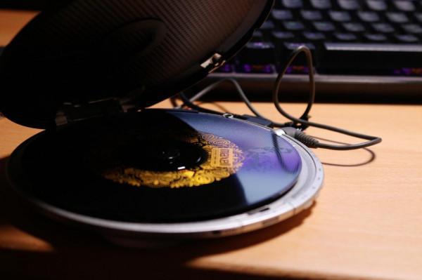 靚仔，你還記得當年的出街必備嗎？CD隨身聽、數碼相機、PSP