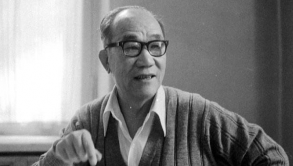 2018年常寶華去世,葬禮上侯耀華帶頭鼓掌牛群缺席,兩人有何恩怨 2018年常寶華去世,葬禮上侯耀華帶頭鼓掌牛群缺席,兩人有何恩怨