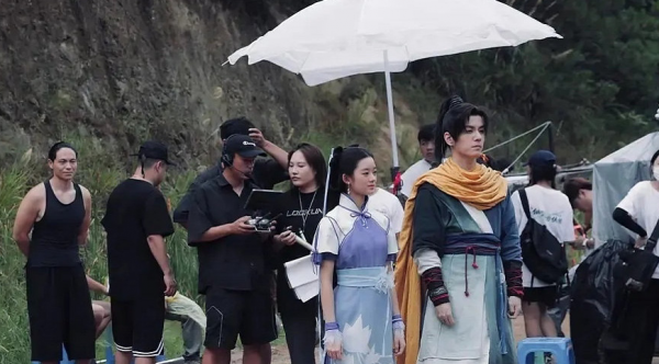 新版《仙劍》主演路透，服化道偏唐風，黃楊鈿甜還演了部短劇版