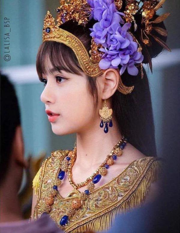 2021全球最美面孔榜單公佈，在韓國發展的泰國藝人Lisa摘取桂冠