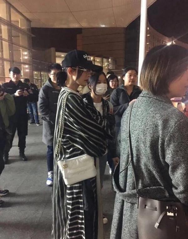 楊冪純路人視角生圖