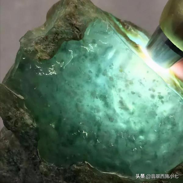 為什麼木那場口原石能成為翡翠至尊 為什麼木那場口原石能成為翡翠至尊