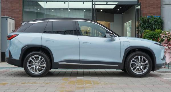 理想好還是蔚來好?兩車對比後,老司機:一個賭未來,一個看當下 理想好還是蔚來好?兩車對比後,老司機:一個賭未來,一個看當下