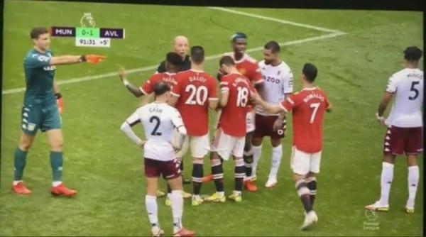 玩心理戰?維拉門將在B費罰點前指著C羅大喊:C羅你來罰 玩心理戰?維拉門將在B費罰點前指著C羅大喊:C羅你來罰