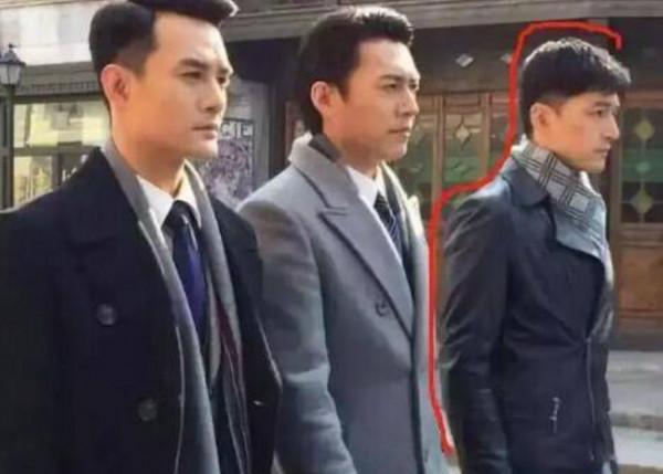 楊冪伸脖似鴕鳥,鹿晗關曉彤像老大爺,儀態差,顏值再高也白搭 楊冪伸脖似鴕鳥,鹿晗關曉彤像老大爺,儀態差,顏值再高也白搭