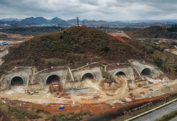 為何華為掏空大山放置伺服器,而微軟則沉入海底,他們在幹什麼? 為何華為掏空大山放置伺服器,而微軟則沉入海底,他們在幹什麼?