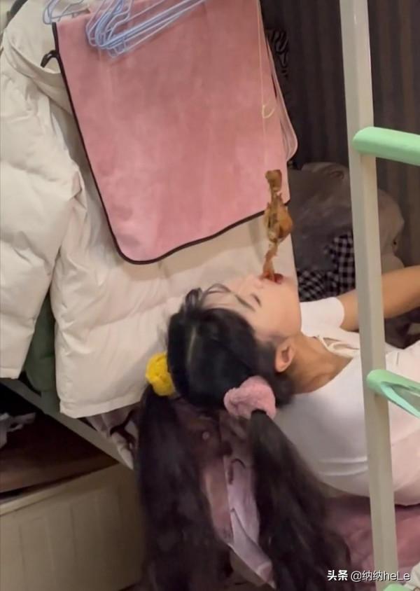 高校女寢一女生“吃雞腿”遭內涵，評論區汙濁，網友直言：自找的