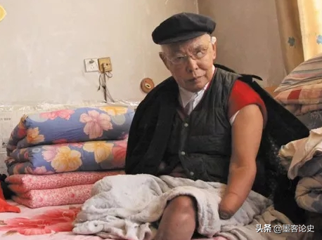 長津湖倖存者之一朱彥夫,曾在93天經歷47次手術,被譽為“活死人” 長津湖倖存者之一朱彥夫,曾在93天經歷47次手術,被譽為“活死人”