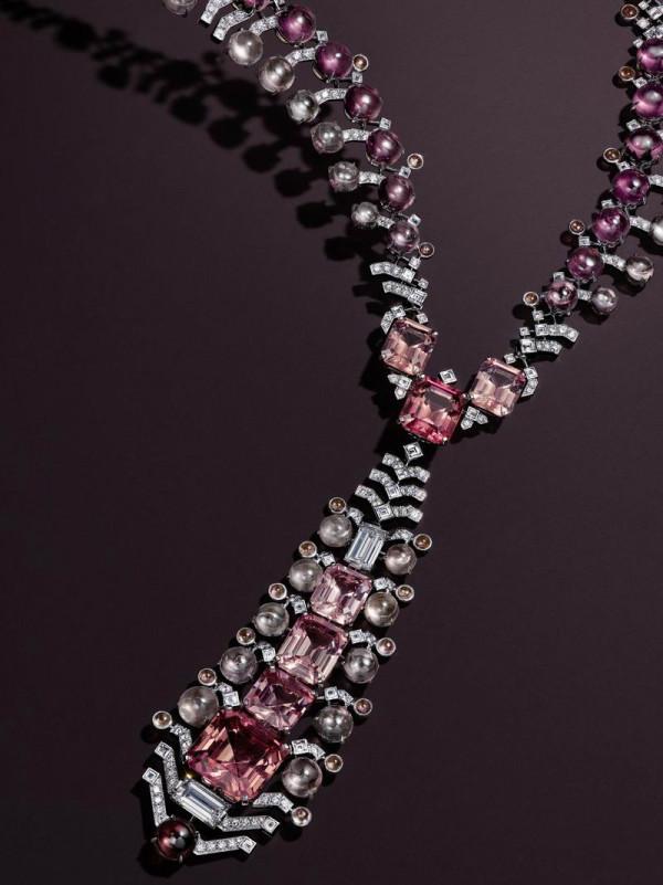 明豔繽紛的璀璨光彩,也是高階珠寶的治癒力 明豔繽紛的璀璨光彩,也是高階珠寶的治癒力