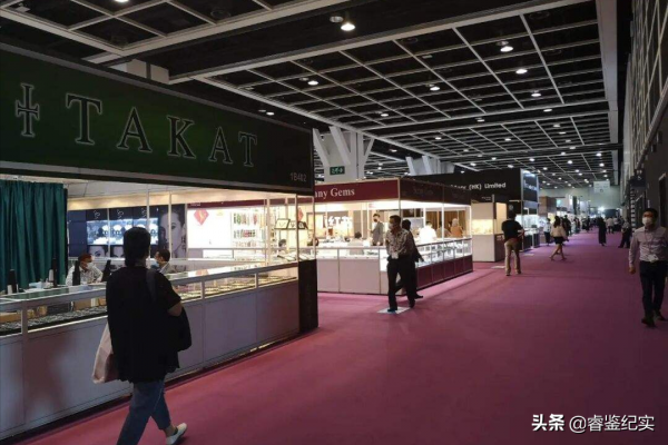 浙江女首富的窮途末路：16歲帶20元發家，三年敗光800億成老賴