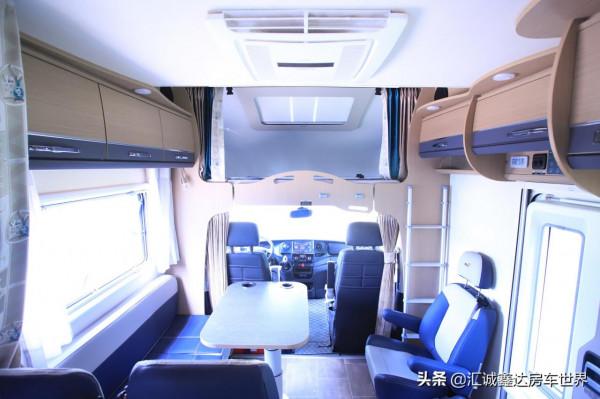 ​老少皆宜的高顏值酒店型瑞弗房車!5座5臥佈局,還帶雙發電機 ​老少皆宜的高顏值酒店型瑞弗房車!5座5臥佈局,還帶雙發電機