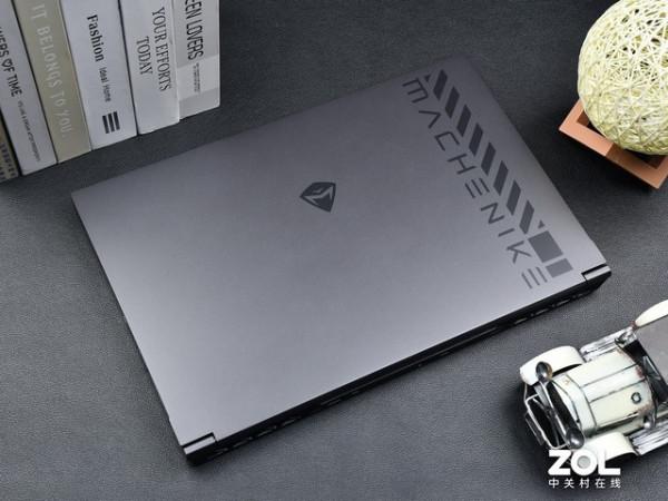 筆記本的超跑設計 可算是讓機械師黑幽靈給玩明白了