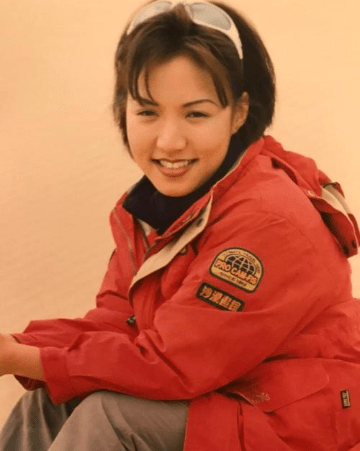 黎瑞恩：29歲嫁“金利來”太子，41歲搬出豪門，48歲獨自養2娃