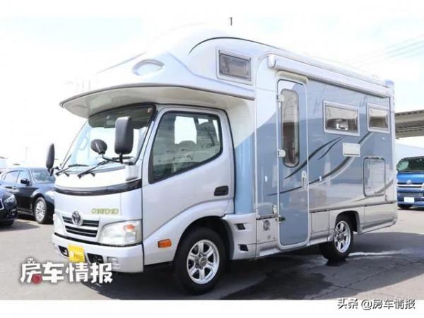 車長5米的豐田輕卡房車，配2.0T汽油動力駕駛靈活，4口人旅行剛好