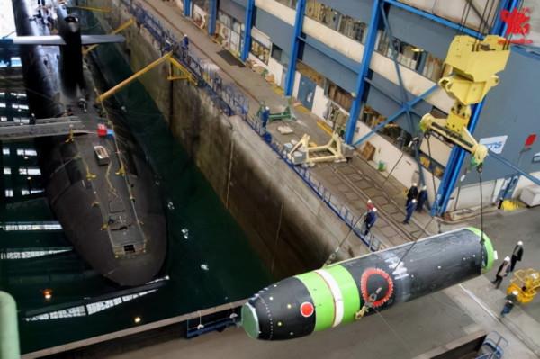 美國搶法國軍火大單，拉英國澳大利亞組群，世界迎來陸島相爭時代