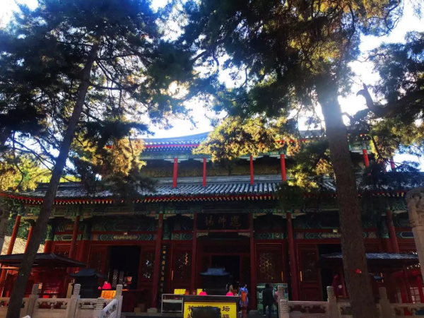 初秋到戒臺寺尋覓禪境，還有佛教最高等級的戒壇可以參觀~