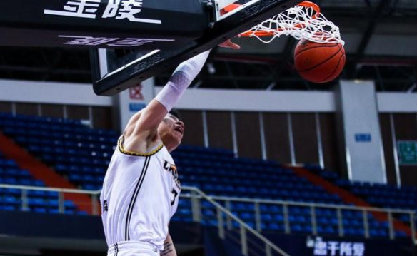 遼寧八連勝!郭艾倫半場0命中,7號秀末節12分,楊鳴鬥法勝出 遼寧八連勝!郭艾倫半場0命中,7號秀末節12分,楊鳴鬥法勝出