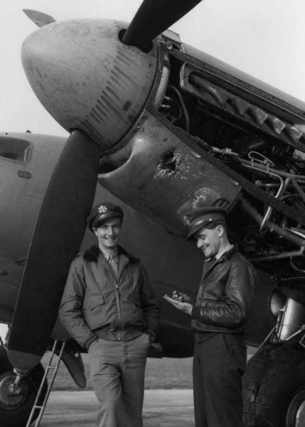 F35是三合板製造的？木材質量輕且隱身，飛機材料選用是高深科學