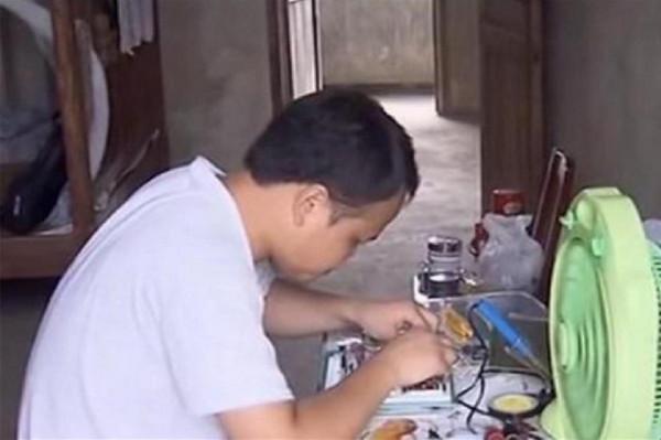 高考狀元、北航畢業,卻在家啃老9年,高材生隕落背後是父母所累 高考狀元、北航畢業,卻在家啃老9年,高材生隕落背後是父母所累