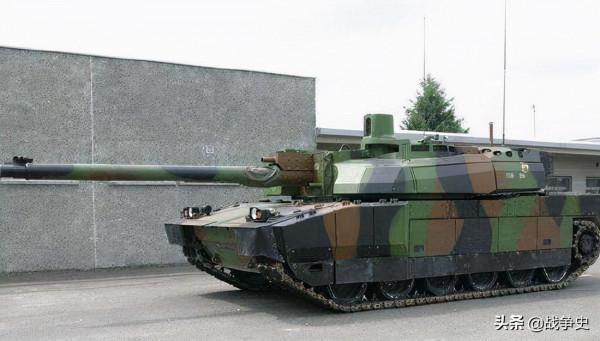 法國是徹底急眼了？軍火市場被搶後，連核潛艇坦克都要指望印度