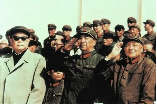 1985年的百萬大裁軍因何而起？鄧小平說：得罪人的事情就由我來做