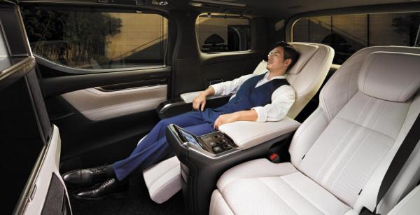 這款MPV,售價146.6萬,比埃爾法更“壕”,後排是老闆們的最愛 這款MPV,售價146.6萬,比埃爾法更“壕”,後排是老闆們的最愛