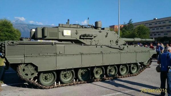 C1“公羊”坦克圖集（87圖）