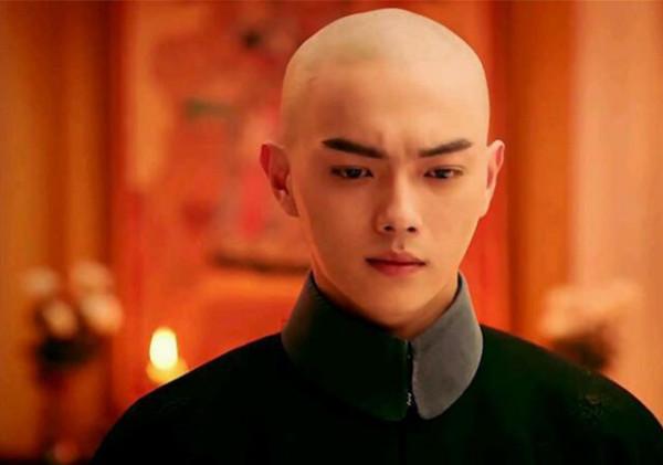 康熙帝有24個兒子,為何要轉位給已經45歲“高齡”的雍正? 康熙帝有24個兒子,為何要轉位給已經45歲“高齡”的雍正?