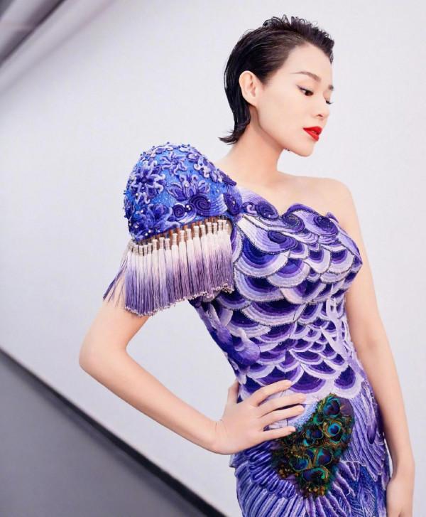 有喜歡胡杏兒的嗎？妥妥的女王範