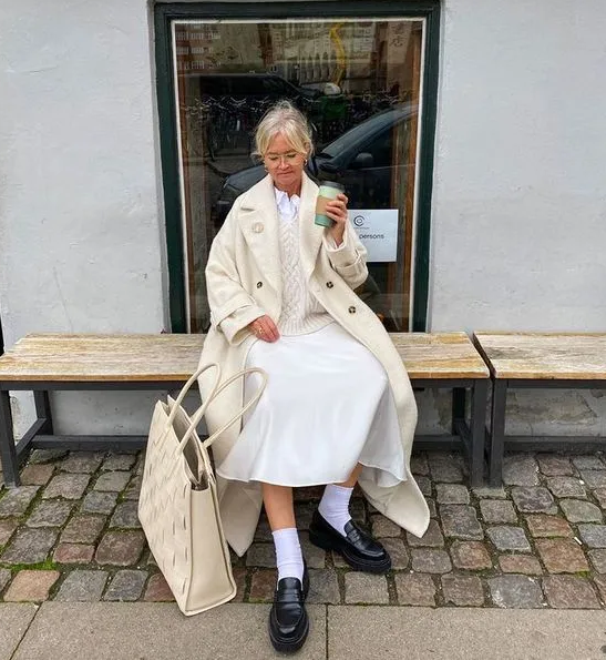 時髦的女人已經不穿粗跟鞋了,來看看今秋最火的平底鞋你有幾雙? 時髦的女人已經不穿粗跟鞋了,來看看今秋最火的平底鞋你有幾雙?