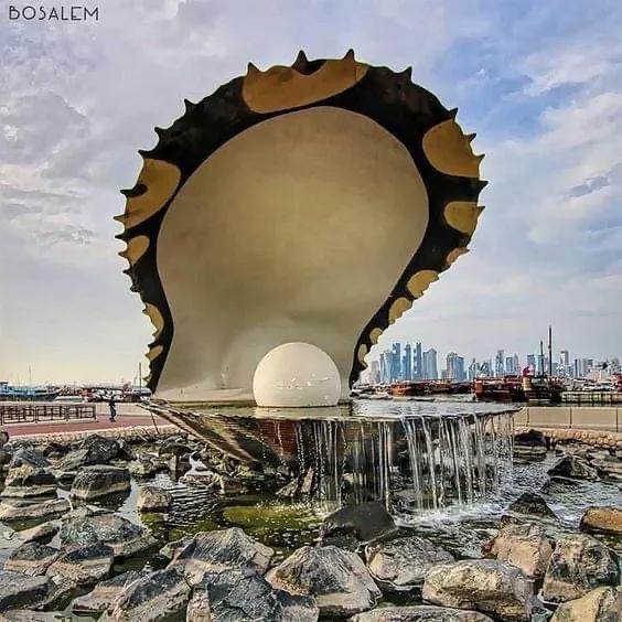 你們都誤會卡達了—事實上它比巴掌大一點點