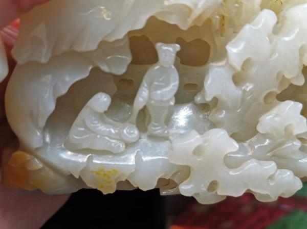 清乾隆工玉山子