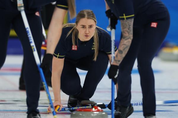 冰壺女團瑞典隊險勝加拿大，日本隊最後一擲雙飛拿3分實現絕殺