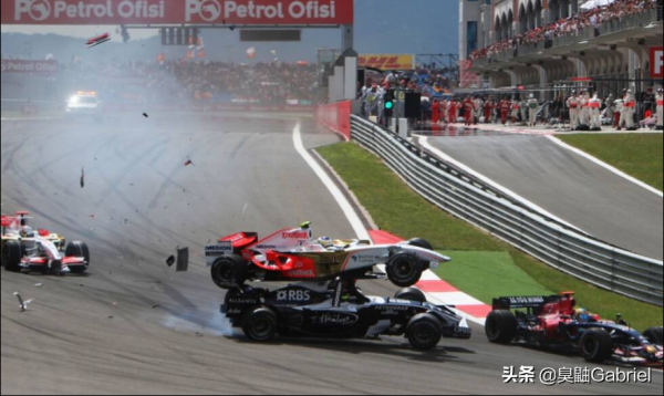 誰是F1最慘的倒黴蛋？細數首圈退賽次數最多的車手 萊科寧上榜