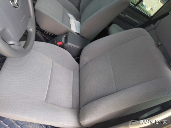 沒速度沒顏值,80萬買臺手動擋無怨無悔!網友:最寒酸的神級豪車 沒速度沒顏值,80萬買臺手動擋無怨無悔!網友:最寒酸的神級豪車