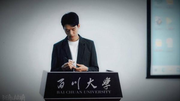 兩集就入坑,龔俊新劇未卜先知,劇情“巧遇”王姓偶像塌方事件 兩集就入坑,龔俊新劇未卜先知,劇情“巧遇”王姓偶像塌方事件