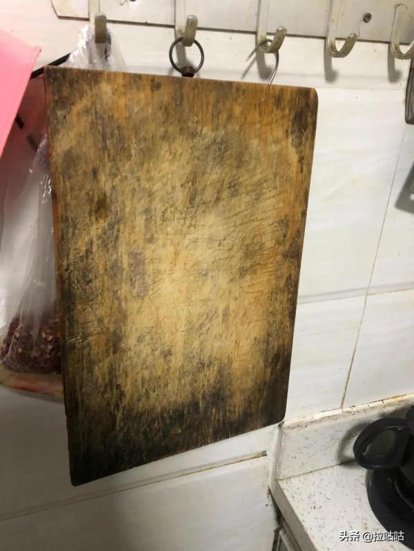 看了婆婆用的菜板，飯都吃不下了