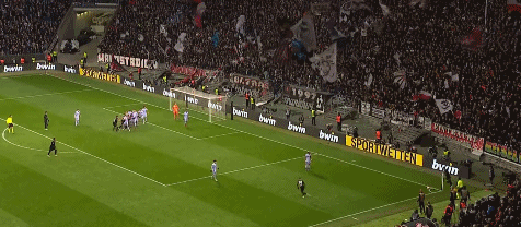 歐聯-巴薩1-1客平十人法蘭克福 費蘭-託雷斯扳平 歐協-羅馬再負苦主